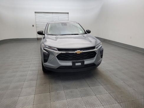 Used 2025 Chevrolet Trax LS FWD image 14