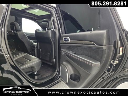 Used 2016 Jeep Grand Cherokee SRT image 17