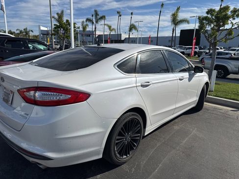 Used 2014 Ford Fusion SE w/ Equipment Group 202A image 4