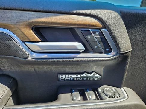 Used 2022 Chevrolet Silverado 1500 High Country w/ Technology Package AWD/4WD image 27