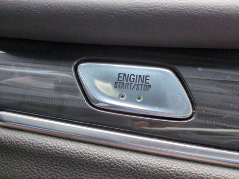 Used 2022 Buick Enclave Premium AWD/4WD image 33