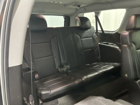 Used 2018 Chevrolet Suburban Premier image 31