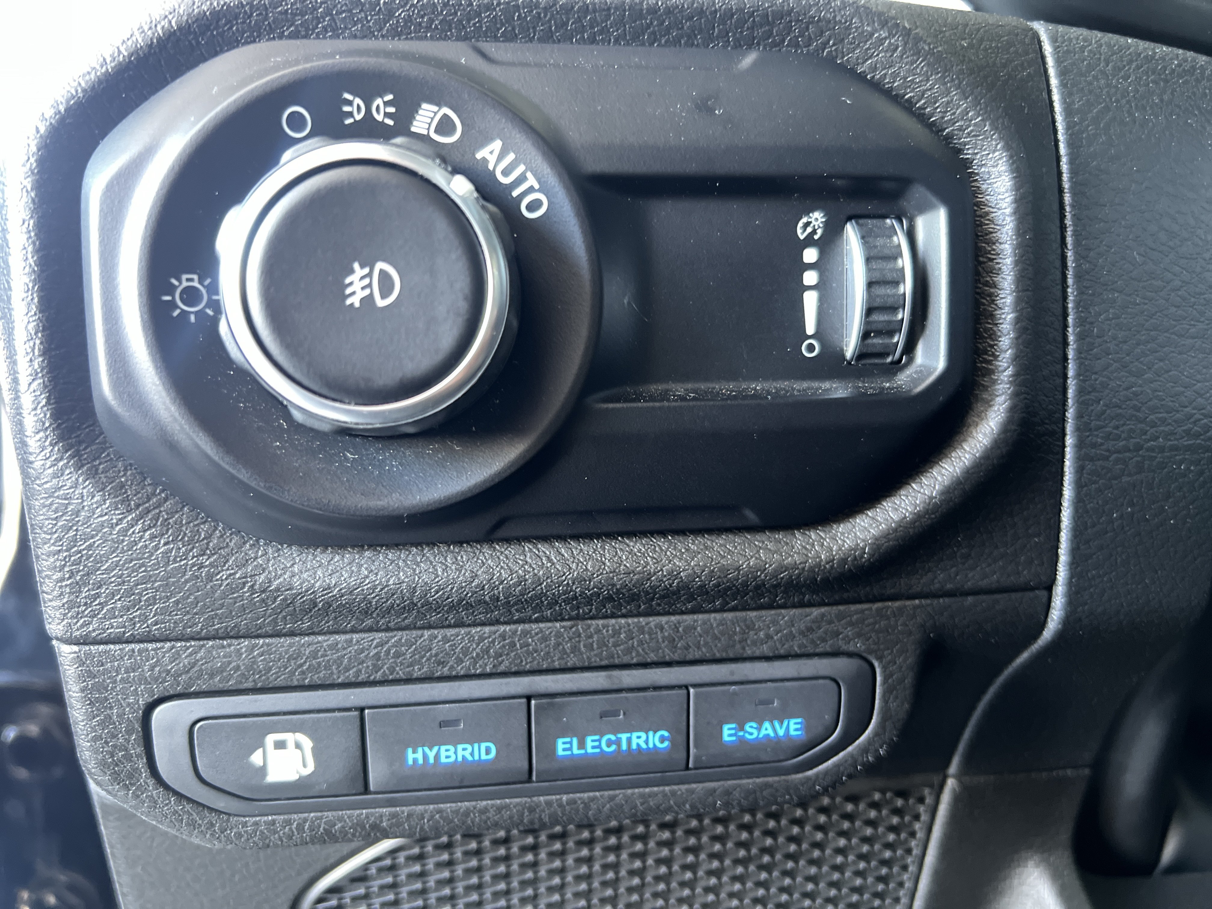 Used 2024 Jeep Wrangler Unlimited AWD/4WD image 15