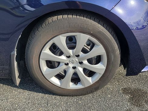 Certified 2025 Toyota Corolla LE FWD image 10