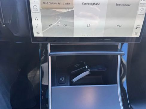 Used 2025 Land Rover Range Rover Velar Dynamic SE image 29