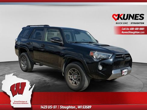 Used 2020 Toyota 4Runner TRD Off-Road Premium w/ Moonroof Package AWD/4WD image 1
