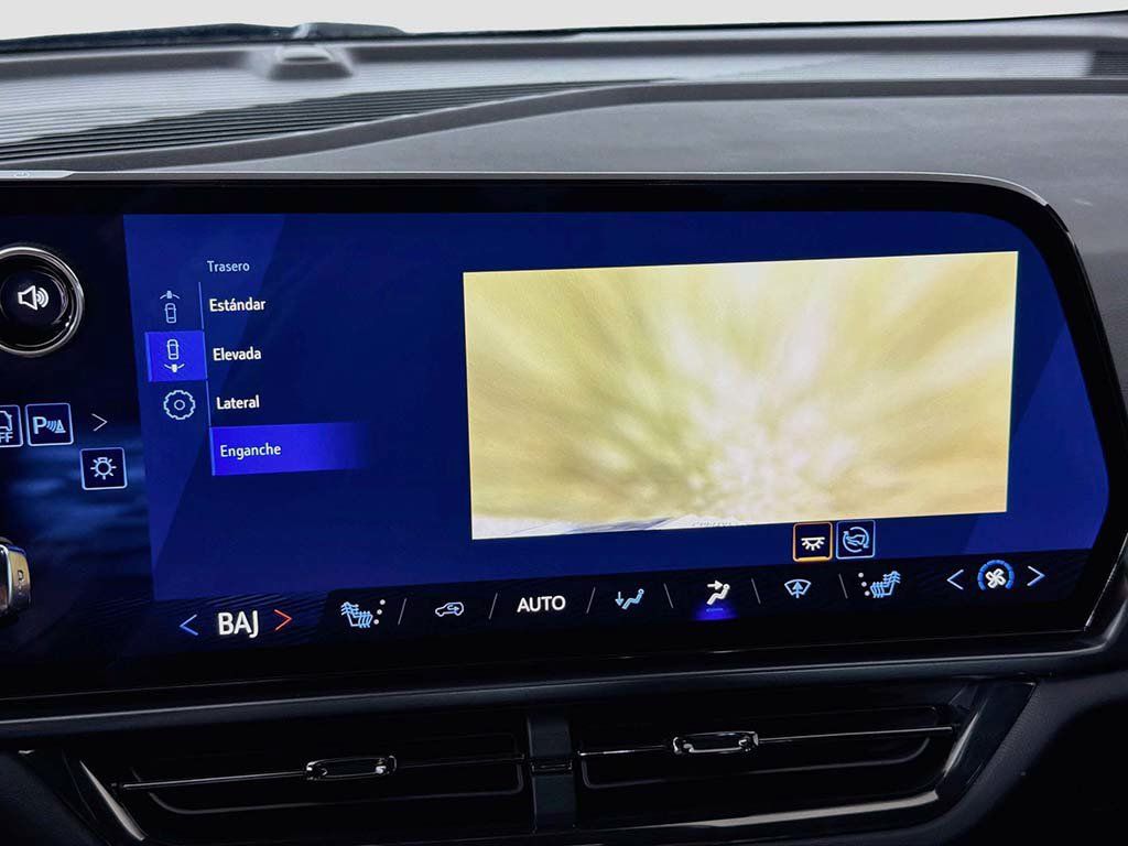 Used 2025 Chevrolet Equinox EV RS FWD image 37