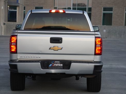 Used 2018 Chevrolet Silverado 1500 Custom w/ Custom Convenience Package image 23