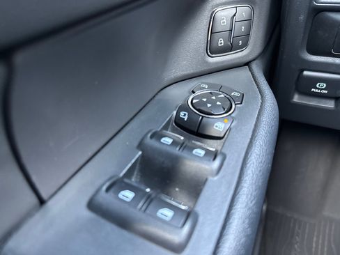 Used 2024 Ford Expedition XLT image 25