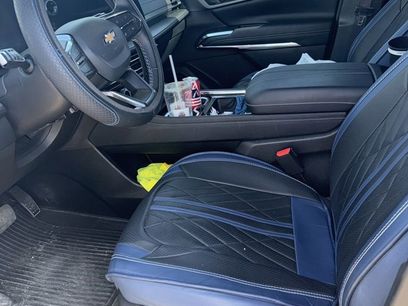 Used 2025 Chevrolet Traverse LT w/ Driver Confidence Package