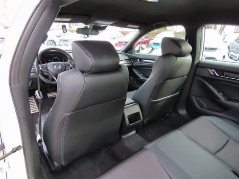 Used 2019 Honda Accord Sport image 14