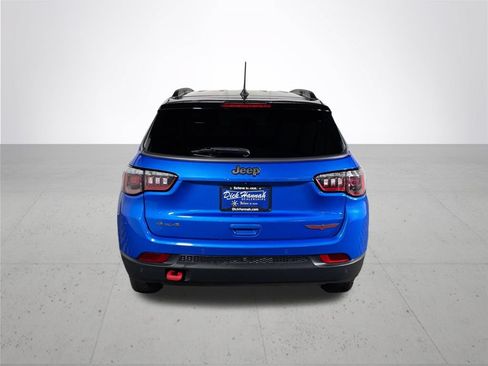 Used 2022 Jeep Compass Trailhawk w/ Trailhawk Convenience Group AWD/4WD image 7