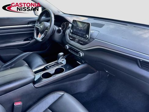 Used 2024 Nissan Altima 2.5 SR FWD image 35