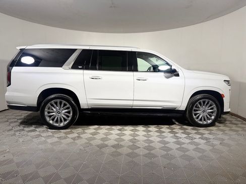 Used 2021 Cadillac Escalade ESV Premium Luxury AWD/4WD image 7