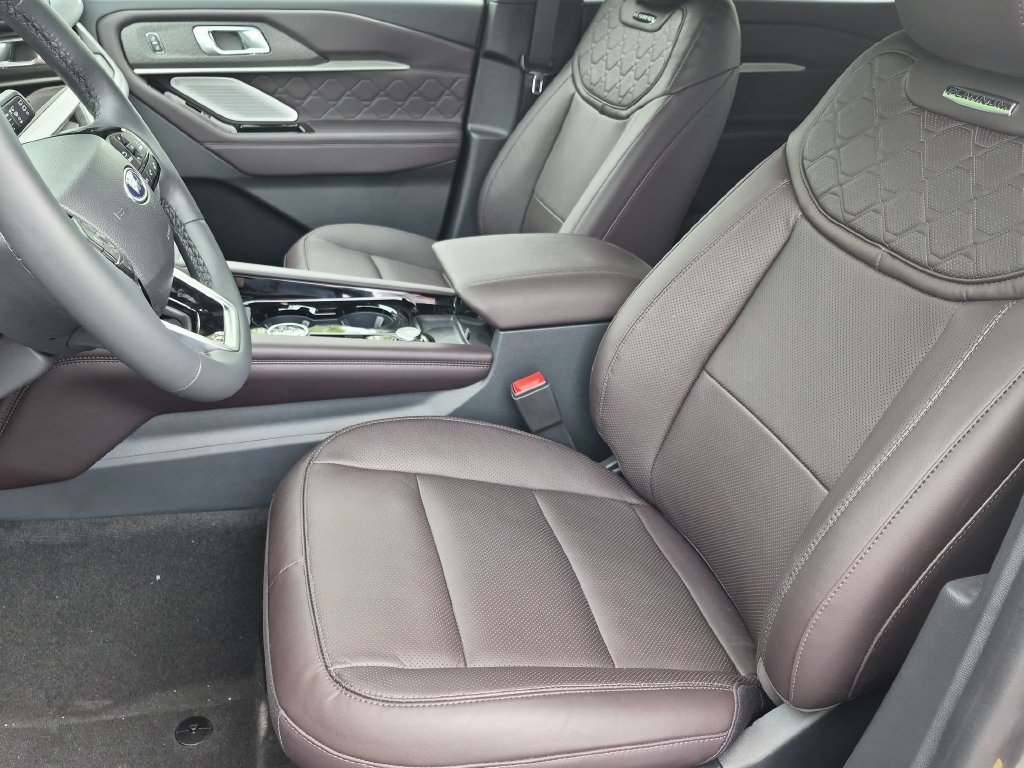 New 2026 Ford Explorer Platinum w/ LUX Leather Package AWD/4WD image 16