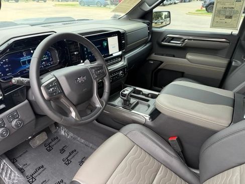 Used 2023 Chevrolet Silverado 1500 ZR2 w/ Technology Package AWD/4WD image 11
