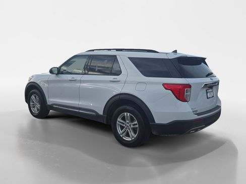 Used 2023 Ford Explorer XLT w/ Equipment Group 202A image 3