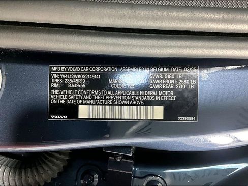 Used 2025 Volvo V60 B5 Cross Country Plus AWD/4WD image 32