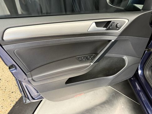 Used 2015 Volkswagen Golf SE FWD image 19