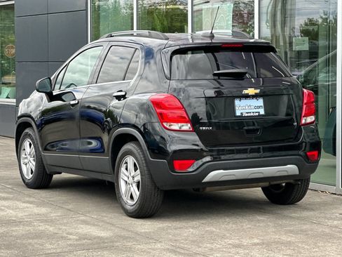 Used 2019 Chevrolet Trax LT w/ LT Convenience Package FWD image 5