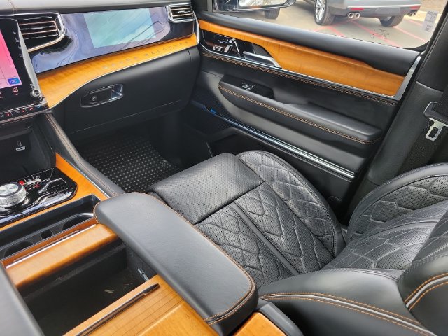 Used 2022 Jeep Grand Wagoneer Series III AWD/4WD image 9