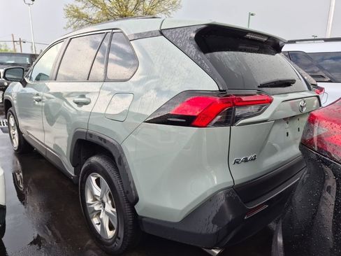 Used 2021 Toyota RAV4 XLE w/ Convenience Package AWD/4WD image 3