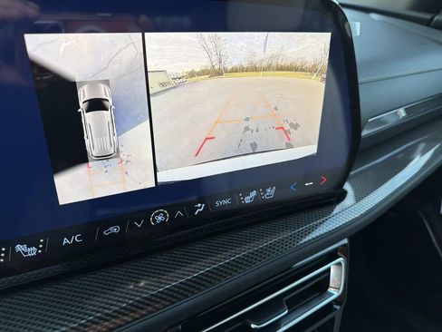 New 2026 Chevrolet Traverse High Country w/ LPO, Floor Liner Package image 18