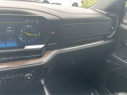 Used 2024 Chevrolet Silverado 1500 RST AWD/4WD image 25
