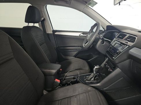 Used 2022 Volkswagen Tiguan S image 10