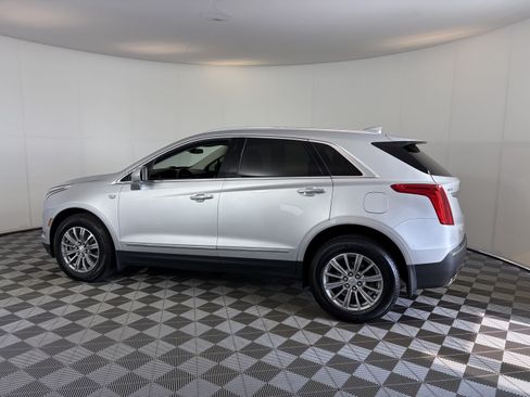 Used 2017 Cadillac XT5 Luxury w/ Driver Awareness Package AWD/4WD image 8