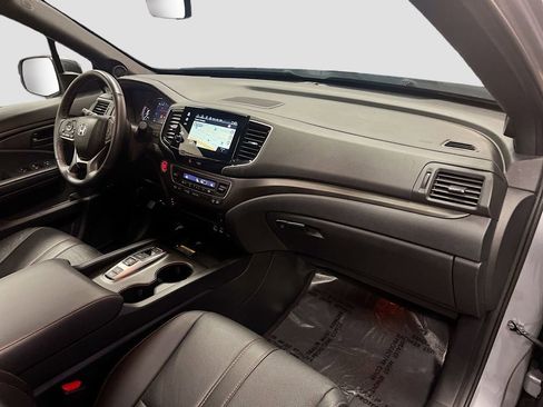 Used 2024 Honda Passport TrailSport image 31