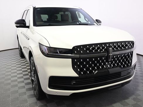 New 2026 Lincoln Navigator L Black Label AWD/4WD image 9