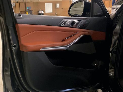 New 2026 BMW X5 xDrive50e image 10