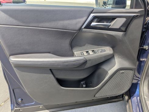 Used 2025 Mitsubishi Outlander SE AWD/4WD image 15