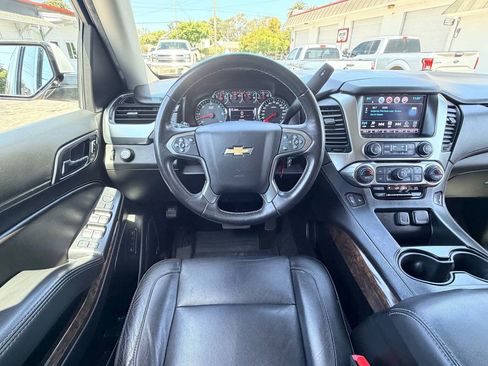 Used 2018 Chevrolet Suburban LT RWD image 34