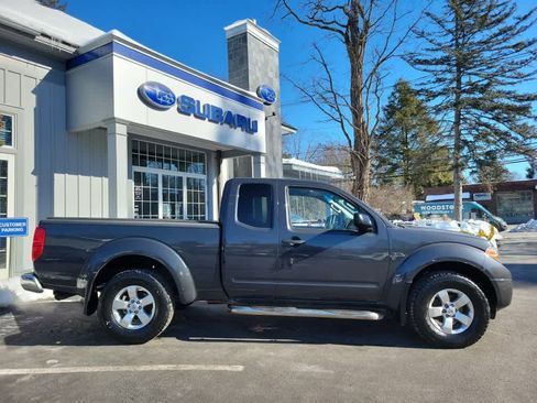 Used 2012 Nissan Frontier SV w/ SV Premium Utility Pkg image 2