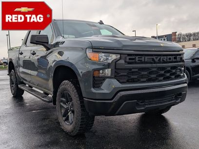 New 2026 Chevrolet Silverado 1500 Custom Trail Boss w/ Dark Appearance Package