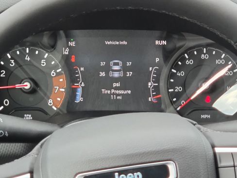 New 2026 Jeep Compass Latitude AWD/4WD image 11