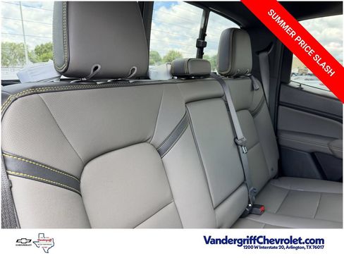 Used 2026 Chevrolet Colorado ZR2 w/ Technology Package AWD/4WD image 27