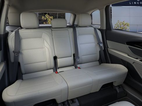 New 2026 Lincoln Nautilus Premier image 10