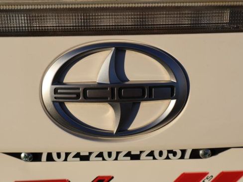 Used 2014 Scion tC image 9