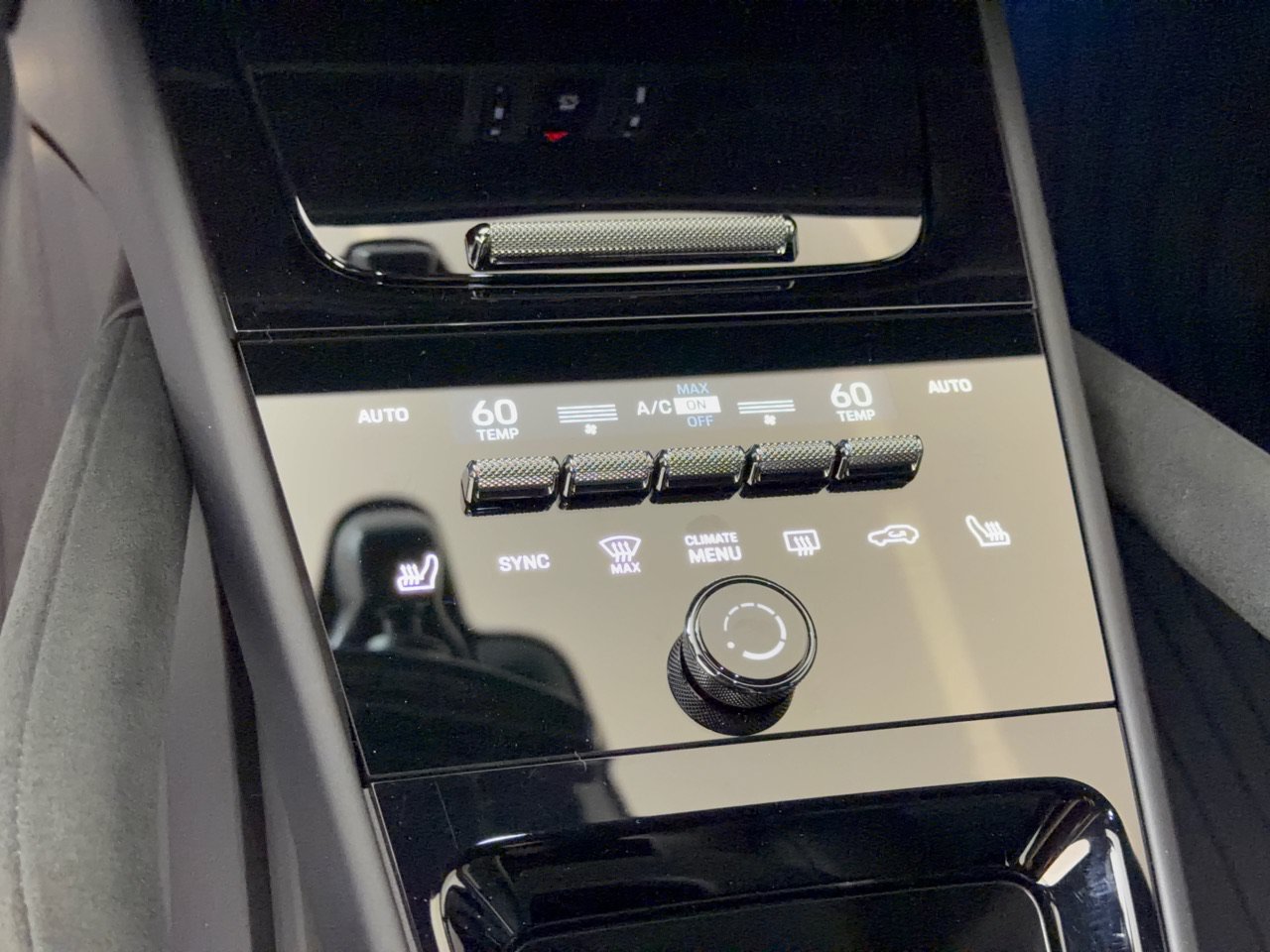 Certified 2025 Porsche Cayenne Turbo GT AWD/4WD image 25