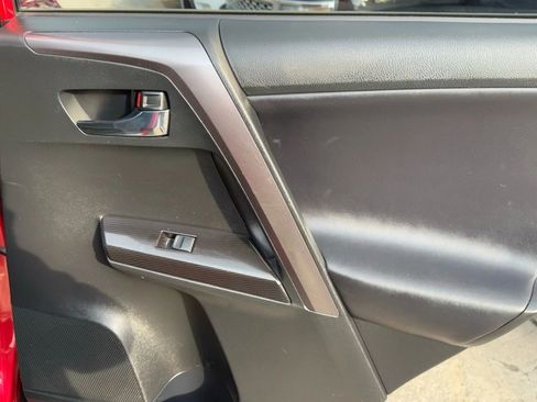 Used 2016 Toyota RAV4 SE image 23