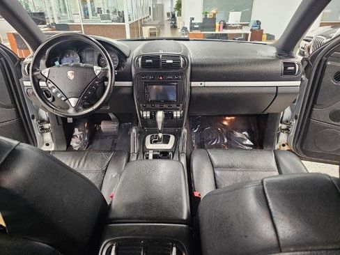 Used 2008 Porsche Cayenne AWD/4WD image 8