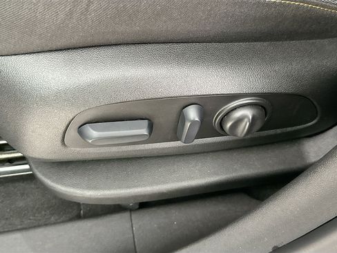 Used 2024 Chevrolet Equinox LT image 22