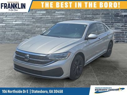 Used 2023 Volkswagen Jetta SE w/ Black Wheel Package