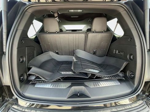 New 2026 Chevrolet Tahoe Premier w/ Sun And Tow Package AWD/4WD image 12