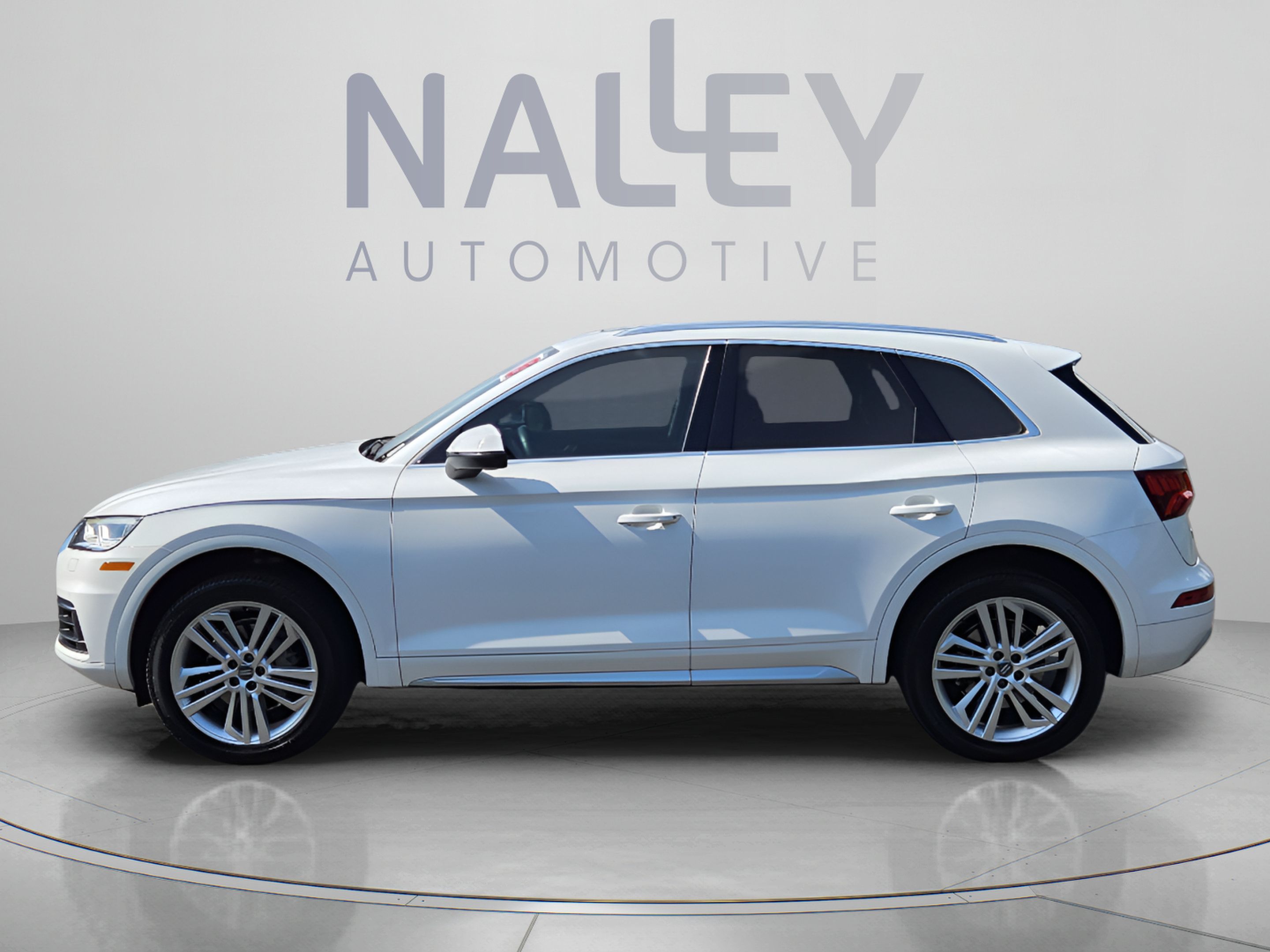 Used 2018 Audi Q5 2.0T Premium Plus w/ Premium Plus Package AWD/4WD image 2