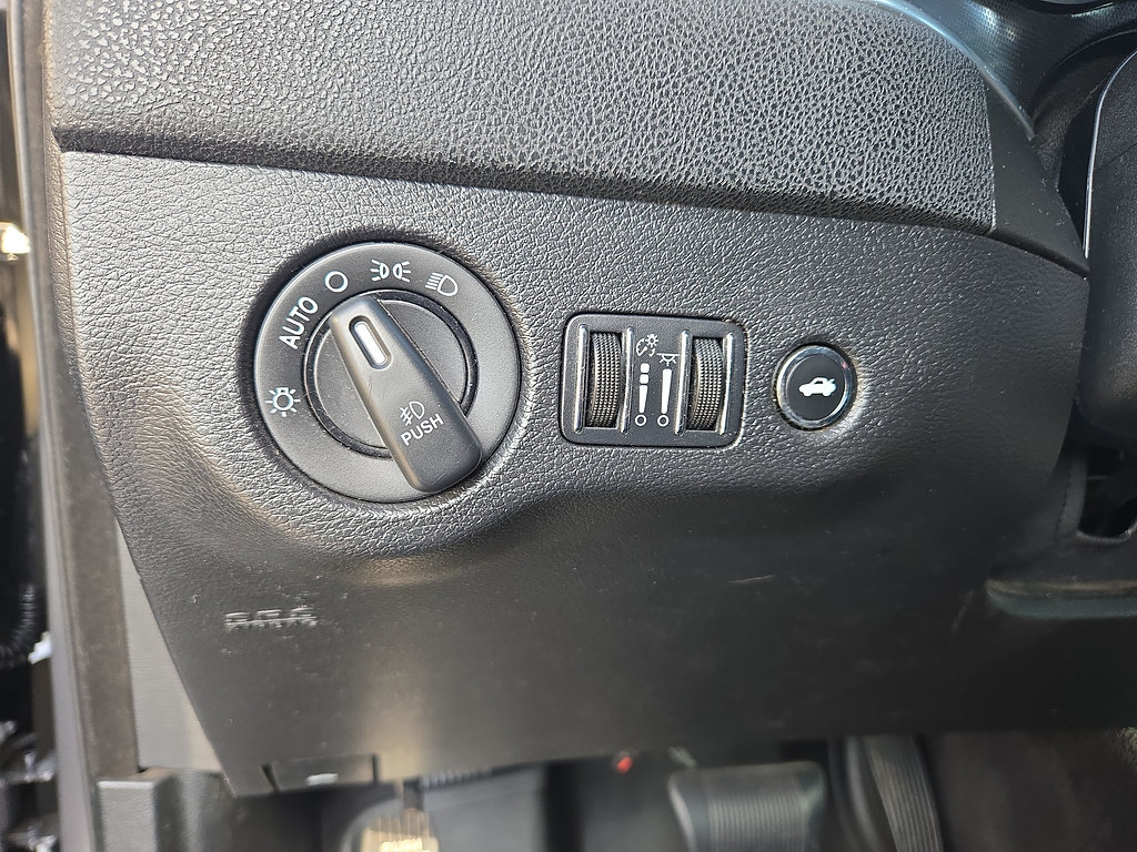 Used 2017 Dodge Charger SXT RWD image 22