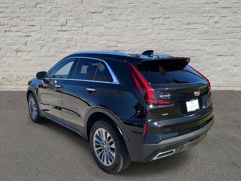 Used 2024 Cadillac XT4 Premium Luxury image 3